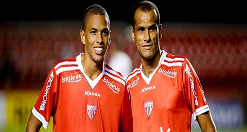  ريفالدو وابنه "ريفالدينيو" يسجلان لفريقهما في دوري الدرجة الثانية البرازيلي